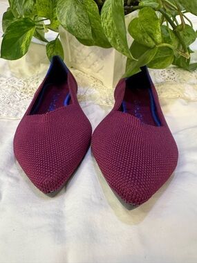 Women's Pointed Knit Flats - Burgundy
